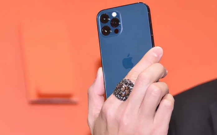 通山苹果手机维修分享iPhone12系列重启方法教程 